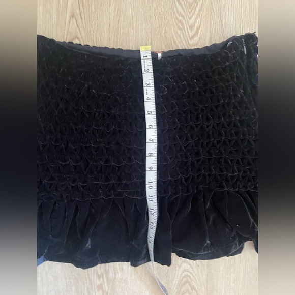 Free People Whimsigoth Velvet Set Smocked Mini & Tie-Back Top Noir Luxe - Picture 9 of 15
